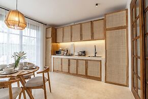 Hanging Gardens Villa by Evdekimi