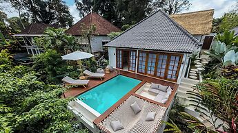 Hanging Gardens Villa by Evdekimi