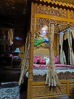 The Mughal Palace Eco Luxury Houseboat