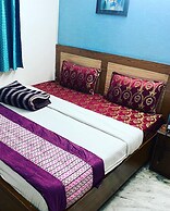 Goroomgo White Elephant Inn Noida