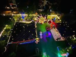 Goroomgo White Elephant Inn Noida