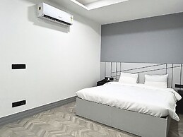 BedChambers Serviced Apartment, Golf Course, Gurgaon