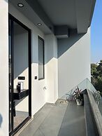 BedChambers Serviced Apartment, Golf Course, Gurgaon