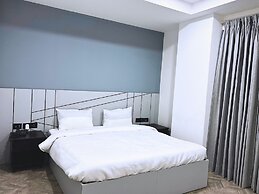 BedChambers Serviced Apartment, Golf Course, Gurgaon