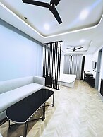 BedChambers Serviced Apartment, Golf Course, Gurgaon