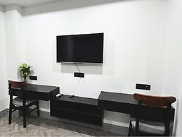 BedChambers Serviced Apartment, Golf Course, Gurgaon