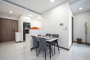 Golden Mansion - Transit Apt Free POOL & GYM