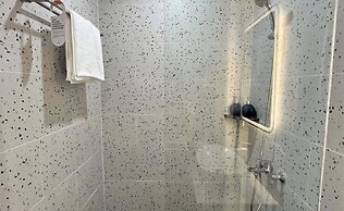 Golden Mansion - Transit Apt Free POOL & GYM