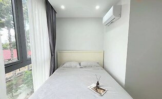 Golden Mansion - Transit Apt Free POOL & GYM