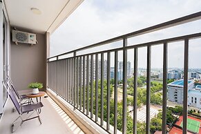 Golden Mansion - Transit Apt Free POOL & GYM