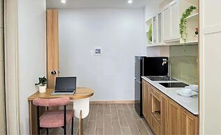 Golden Mansion - Transit Apt Free POOL & GYM