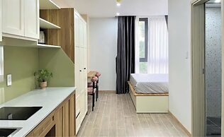 Golden Mansion - Transit Apt Free POOL & GYM