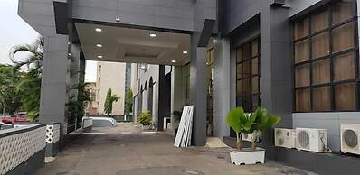 Rockview Hotel Royale