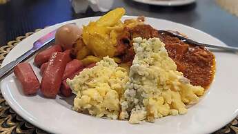 Rockview Hotel Royale