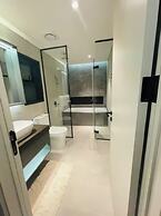 Genius Saigon - Luxury Apt walk to SECC