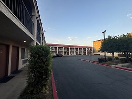 Casa Blanca Hotel & Suites Azusa