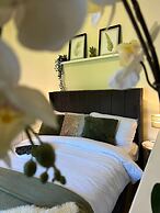 Beautiful 4 Bed House in Sheffield