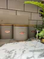 Beautiful 4 Bed House in Sheffield