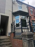 Beautiful 4 Bed House in Sheffield