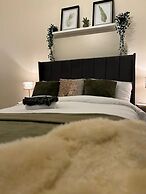 Beautiful 4 Bed House in Sheffield