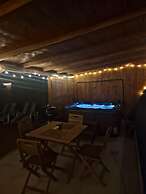 Bucovina-a-framehouse-hottub-fireplace-patio-wifi