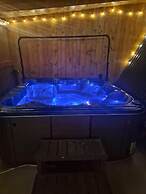 Bucovina-a-framehouse-hottub-fireplace-patio-wifi