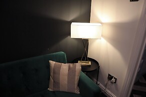 Modern Urban Escape Near Nec, Airport, Hs2