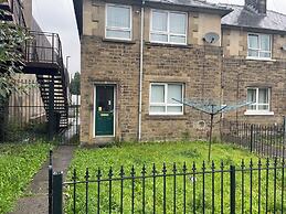 3 Bedroom House in Bradford