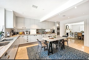 Paradise in Notting Hill