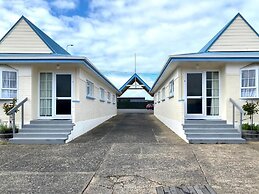 Beach lodge motel