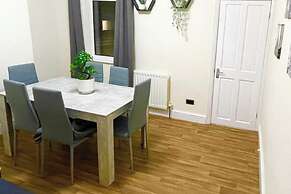 Chatham Home - Sleeps 6 - Close to Station - Wifi