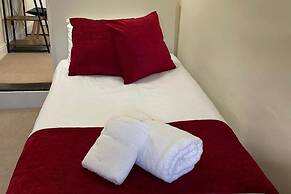 Chatham Home - Sleeps 6 - Close to Station - Wifi