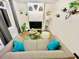 Chatham Home - Sleeps 6 - Close to Station - Wifi
