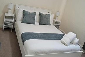 Chatham Home - Sleeps 6 - Close to Station - Wifi