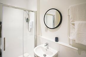 Kingston Luxe Suites Riverside Apartment Belvilla