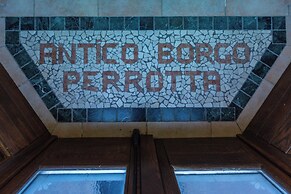 Antico Borgo Perrotta + Tripla