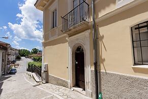 Palazzo Vittoli - Iside & Delia