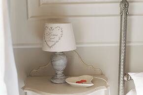 Palazzo Vittoli - Iside & Delia