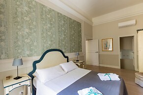 Palazzo Vittoli - Iside & Delia