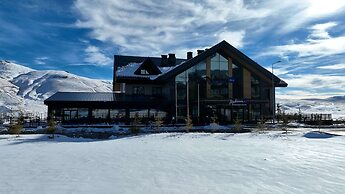 Radisson Blu Mount Erciyes Lake Side