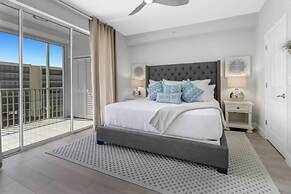 4361 Bay Beach Ln #422