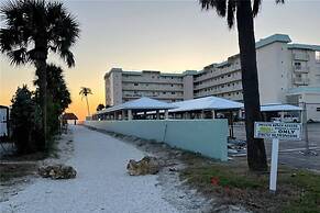 4361 Bay Beach Ln #422