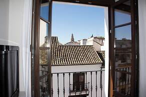 Puerta de la Ribera Suites