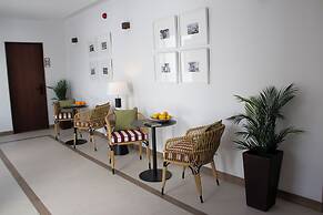 Puerta de la Ribera Suites