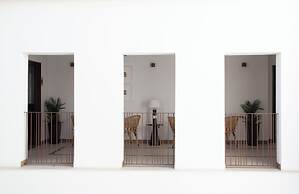 Puerta de la Ribera Suites