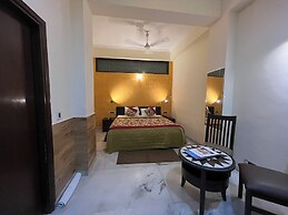 TreeHouseNarmade A Riverfront Resort Spa