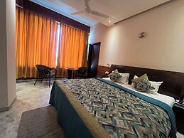 TreeHouseNarmade A Riverfront Resort Spa