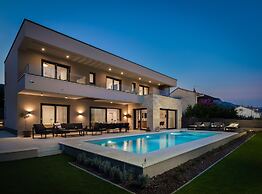Villa Prima Lux