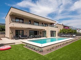 Villa Prima Lux