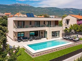Villa Prima Lux